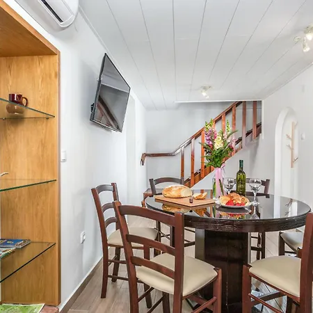 Tatil Evi Gorgeous In Polje (Krk)